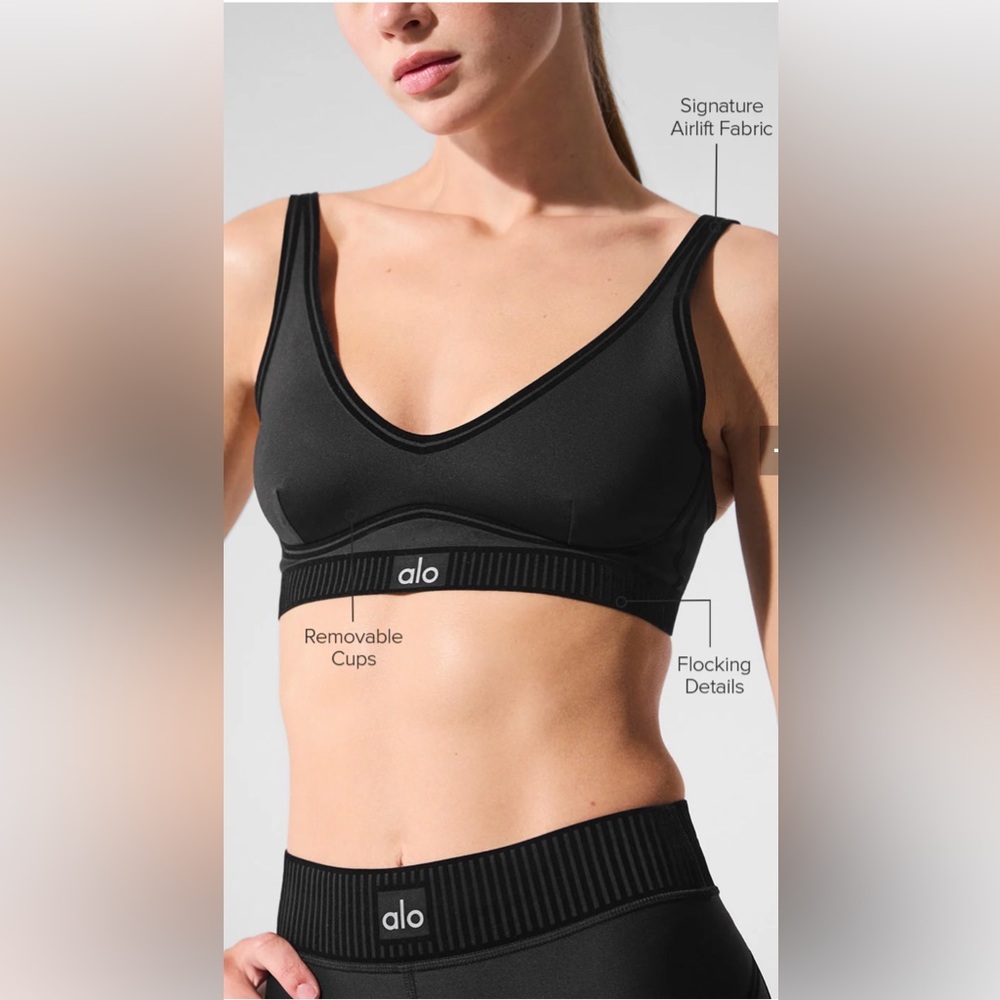 ALO Airlift Lineup Bra in Black